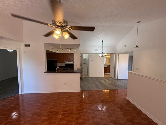 Building Photo - 433 Fountainhead Cir