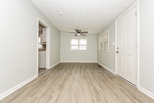 Foto del edificio - 2453 Calvin Ave