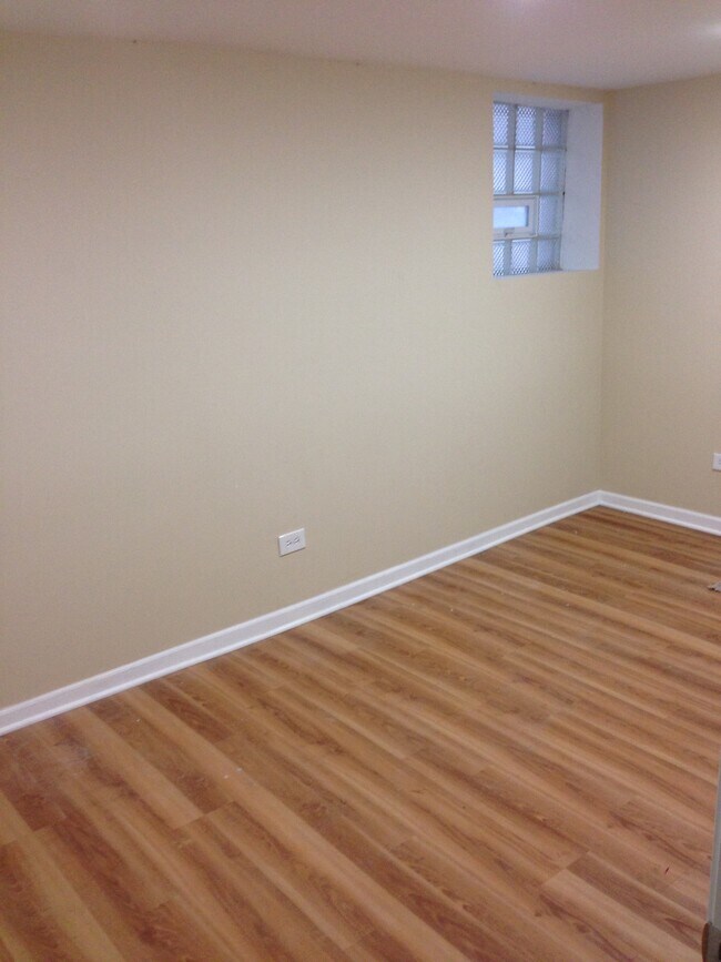 Building Photo - 1645 N Spaulding Ave