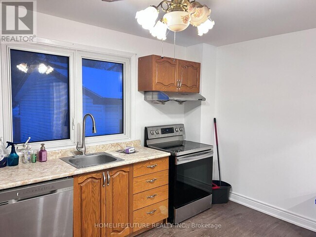 Building Photo - 19801 Leslie St