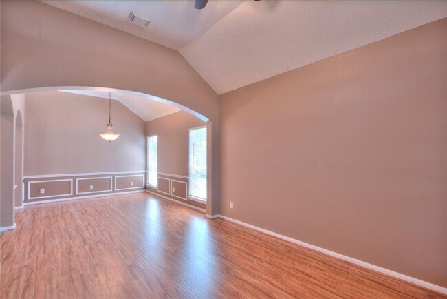 Foto del edificio - 3623 Beacon Hill Dr