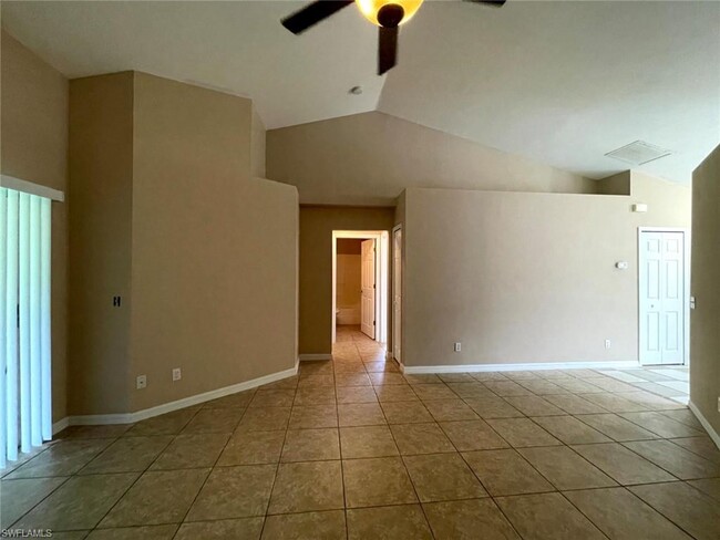 Foto del edificio - 908 Cape Coral Pkwy W