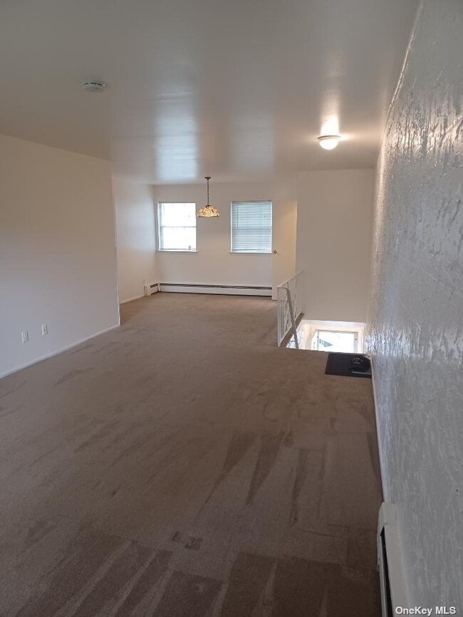 Building Photo - 807 Town House Village
