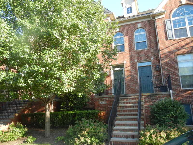 39471 Springwater Dr, Township of Northville, MI 48168 Condo for Rent in Township of