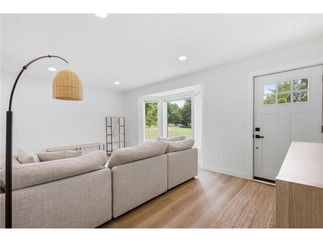 Foto del edificio - 8749 212th St Ct N