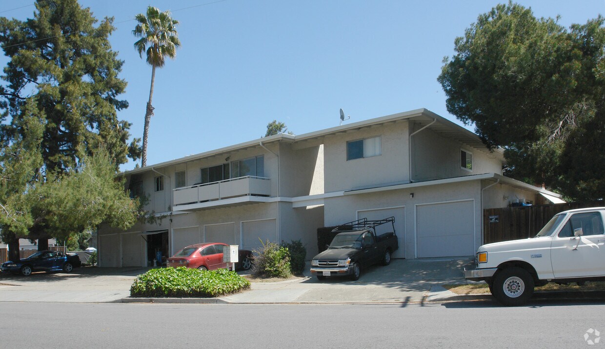 Foto principal - 4698 W Campbell Ave