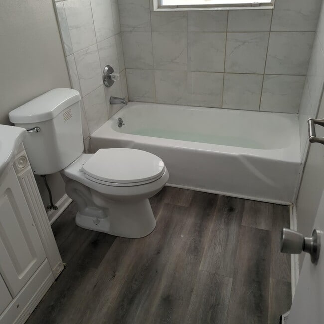 Building Photo - 6205 N Devonshire Dr