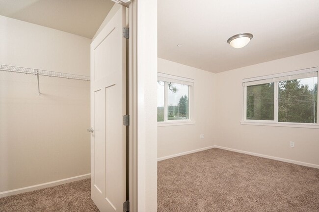Interior Photo - Waterside Apartments