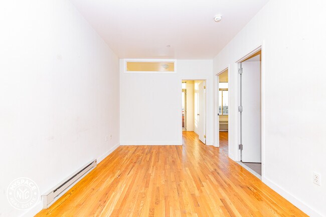 Building Photo - 184 Noll St