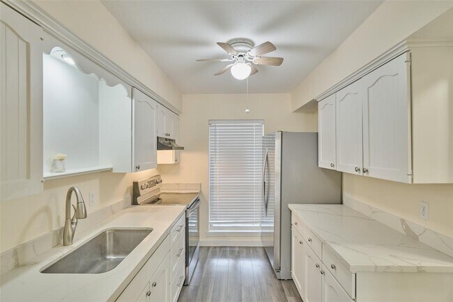 Foto del edificio - 2308 Winrock Blvd