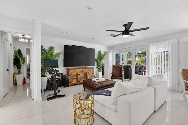 Foto del edificio - 2375 SE 8th St