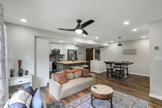 Foto del edificio - 1090 Indale Pl SW