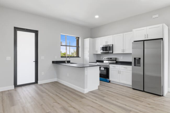 Foto del edificio - 8014 Mangrove Cir