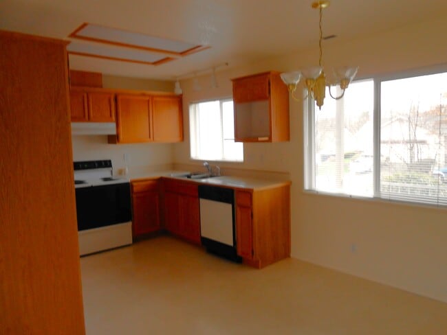 Building Photo - 169 Independence Dr