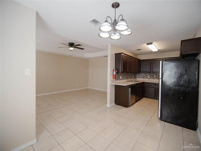 Foto del edificio - 2121 Lake View Dr