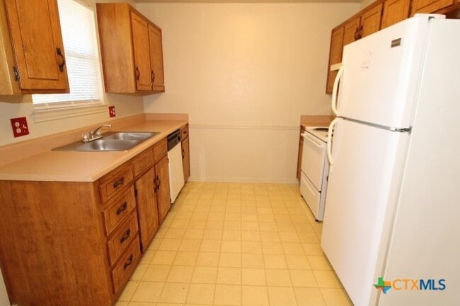 Building Photo - 208 Sorrell Dr