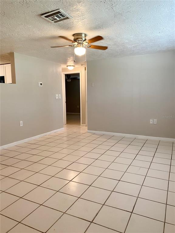 Foto del edificio - 27 N Davis St