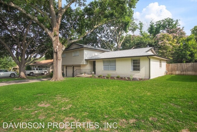Foto del edificio - 3 br, 2 bath House - 2918 Sir Phillip