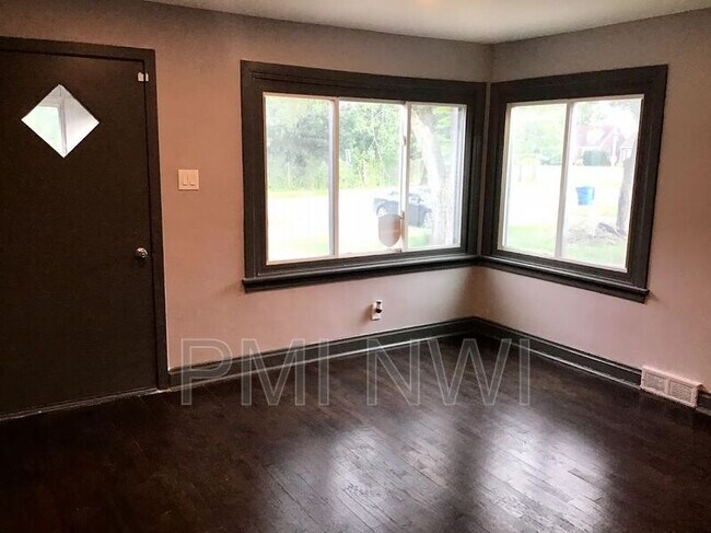 Foto del edificio - 3472 Pierce St