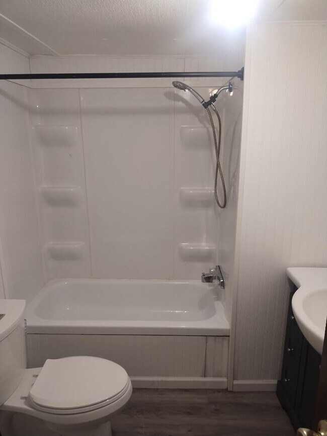 Foto del edificio - 11285 E Pleasant Lake Rd