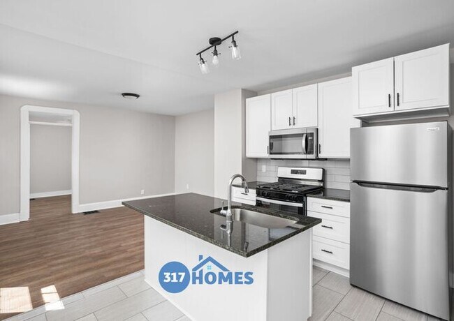 Building Photo - Welcome to this beautifully restored 2 bed...