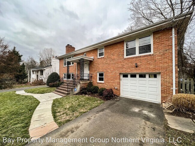 Foto del edificio - 4 br, 3 bath House - 6944 Park Ave