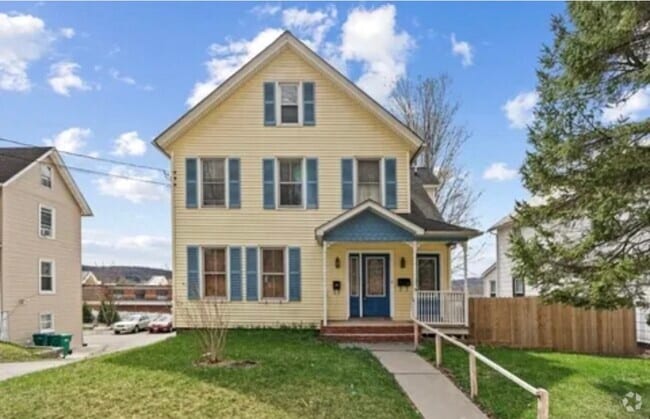 54 Hamburg Ave