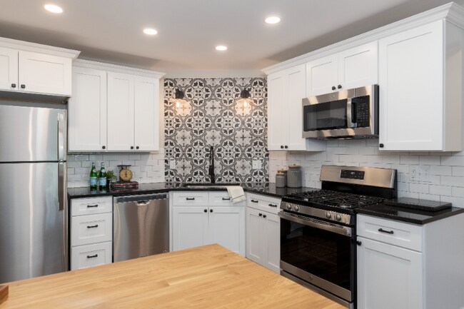 Foto del edificio - 448 Norwood Ave