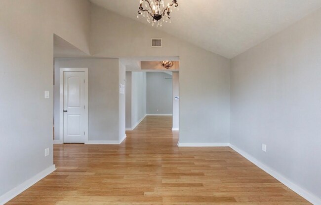 Building Photo - 503 Meadow Knoll Dr