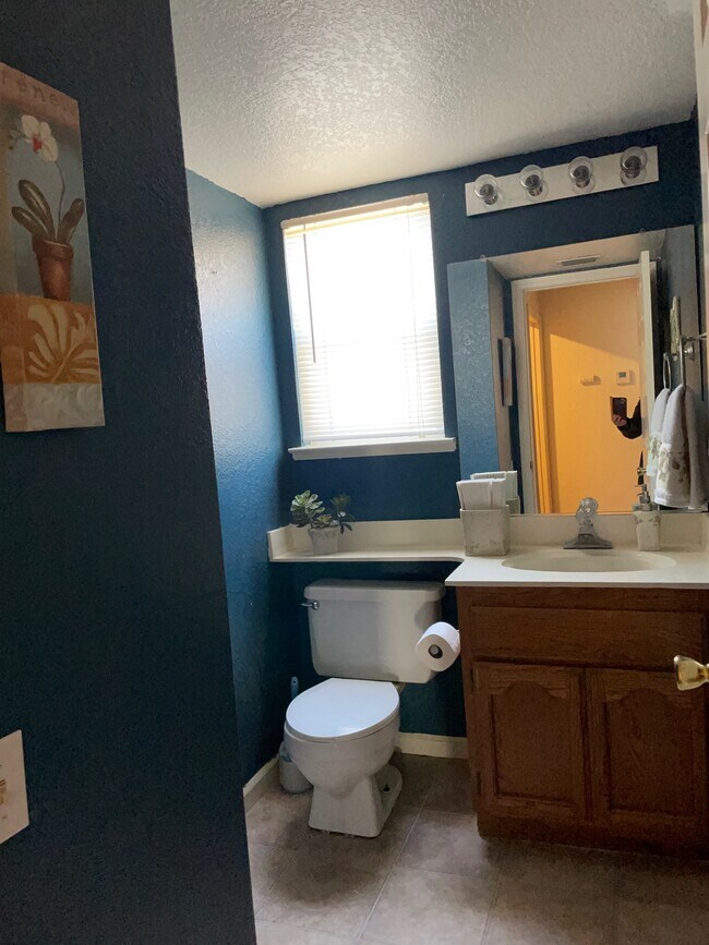 Foto del edificio - 4506 Story Way