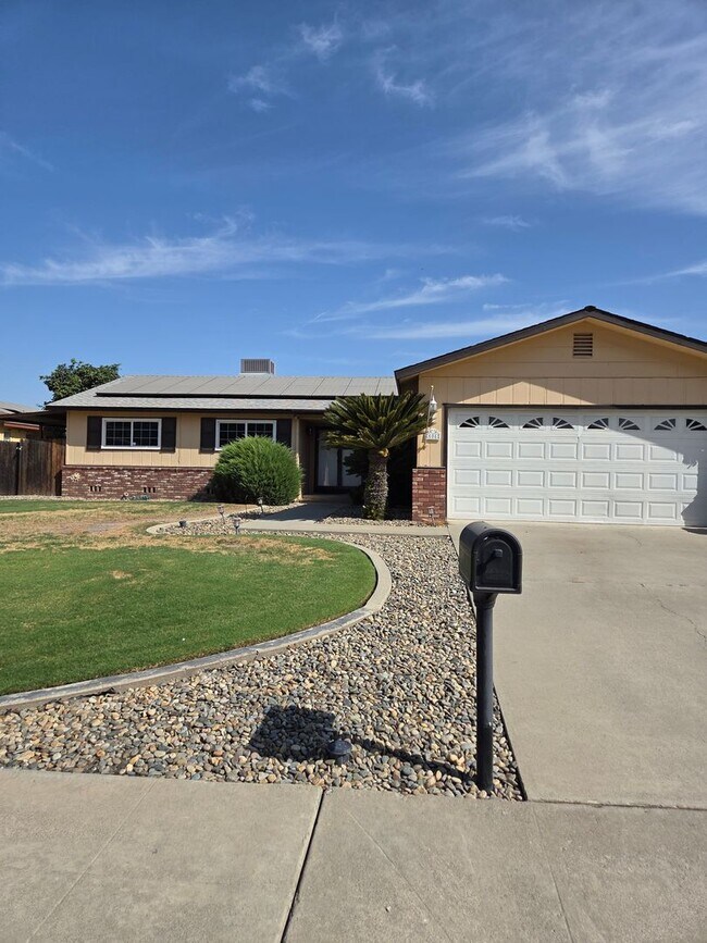 Foto del edificio - 606 Tamarack Ln