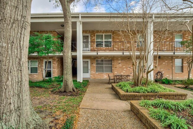 Building Photo - 3535 E NASA Pkwy
