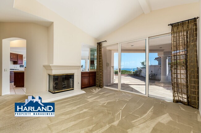 Building Photo - 1413 Caminito Faro