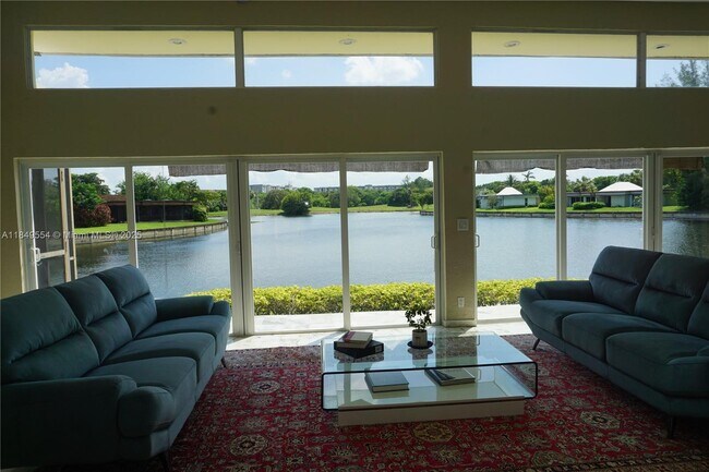 Foto del edificio - 4511 King Palm Dr