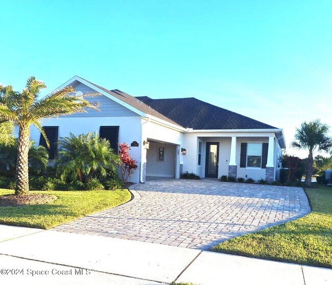 Building Photo - 2739 Avalonia Dr