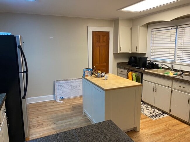 Foto del edificio - 3 Bedroom 2.5 Bath Townhome in Downtown Greenville and Near the Hampton Pinckney Historic District