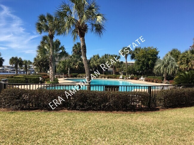 Foto del edificio - Waterfront Studio Condo!