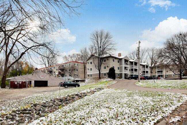 Building Photo - 2303 3rd St NW