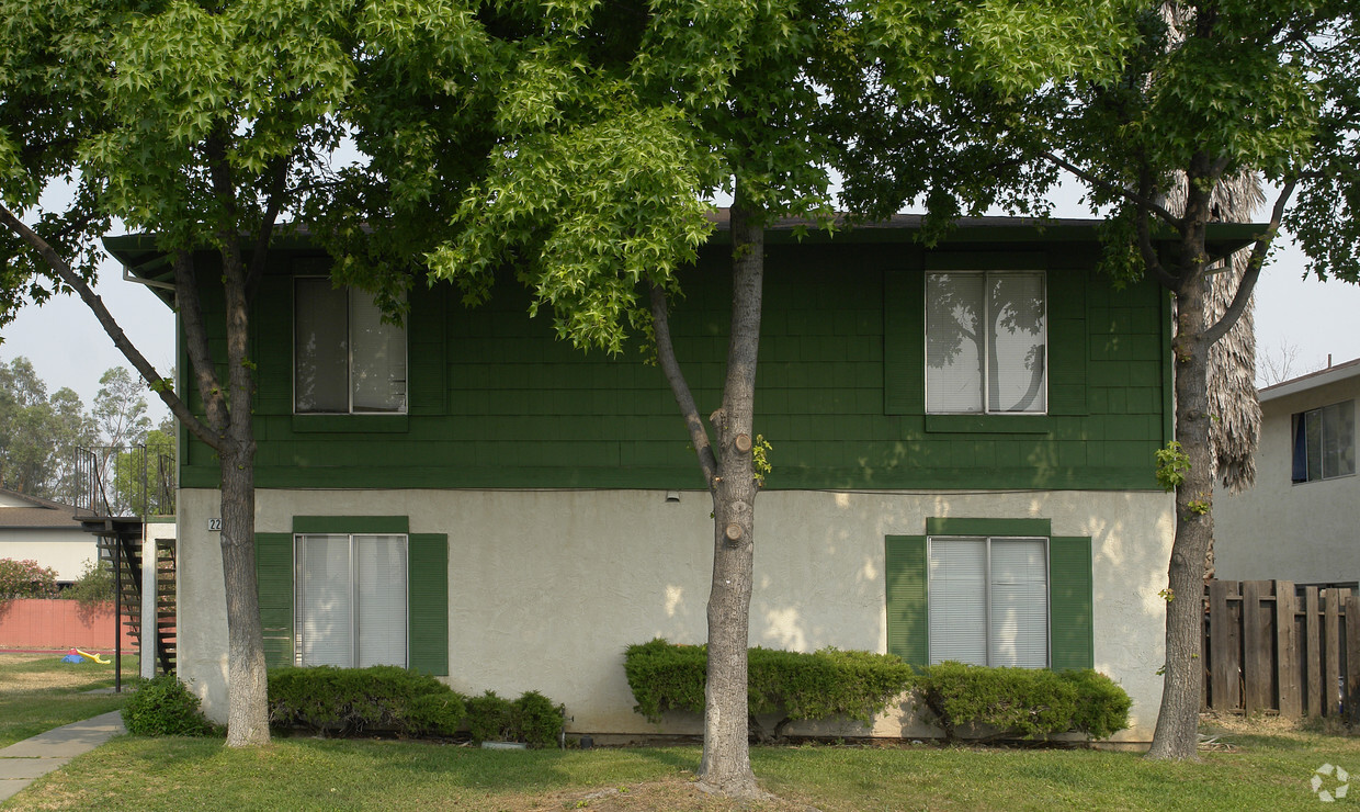 Building Photo - 2204 Spanos St