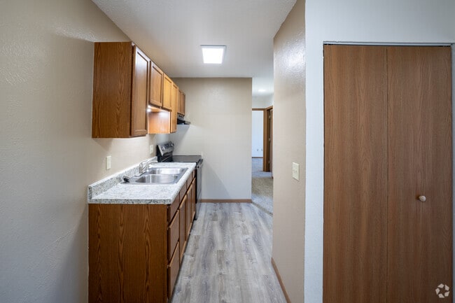 2BR, 1BA - 740SF - Kitchen - Westbrook Apartments