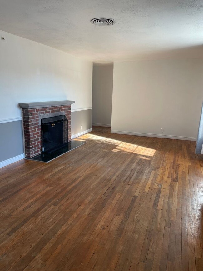 Foto del edificio - Updated 3 Bedroom 1 Bath home of Rent!!
