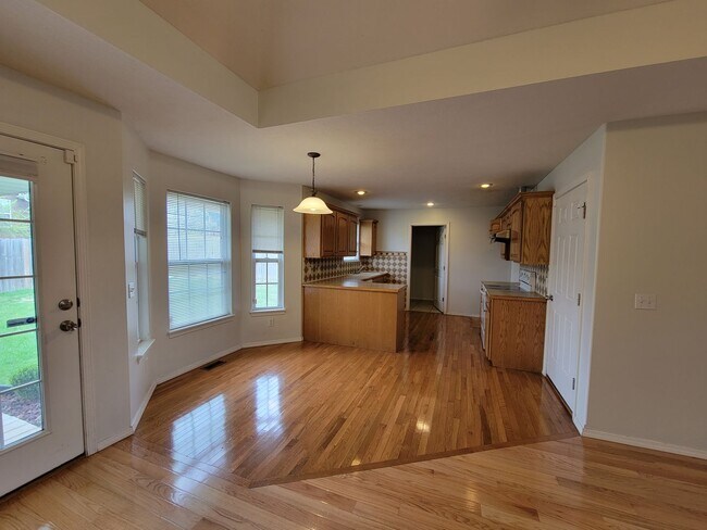 Building Photo - All brick 3 bedroom house