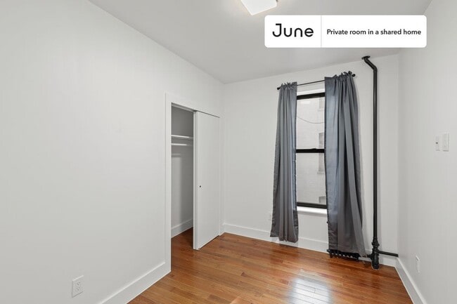 Building Photo - Room in Shared 4 bed/2 bath home
