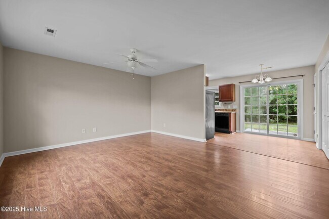 Foto del edificio - 180 Ashbury Park Ln