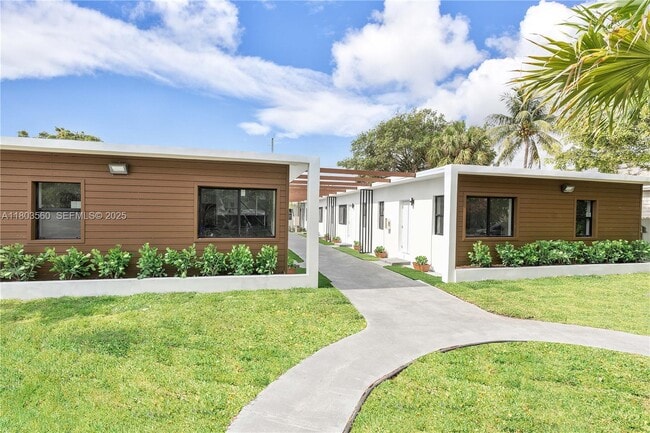 Building Photo - 1946 Pierce St