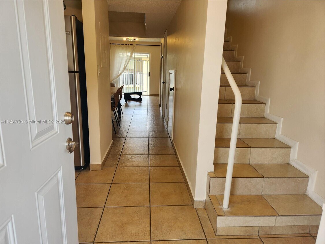 Foto principal - 7905 W 30th Ct