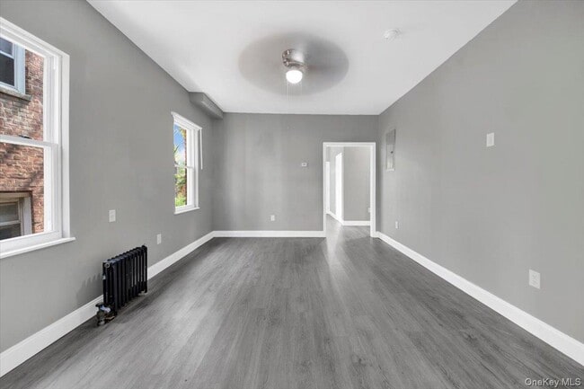 Foto del edificio - 310 W 238th St