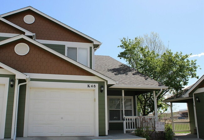 Building Photo - 802 Waterglen Dr