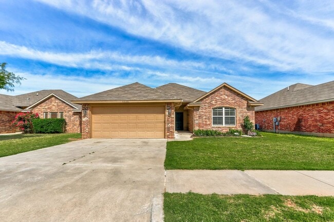 Photo - AVAILABLE 3-15-2020  FOR OCCUPANCY IN YUKON, MUSTANG SCHOOLS! House