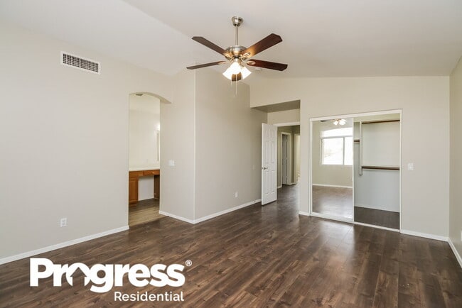 Foto del edificio - 2607 E Brooks St